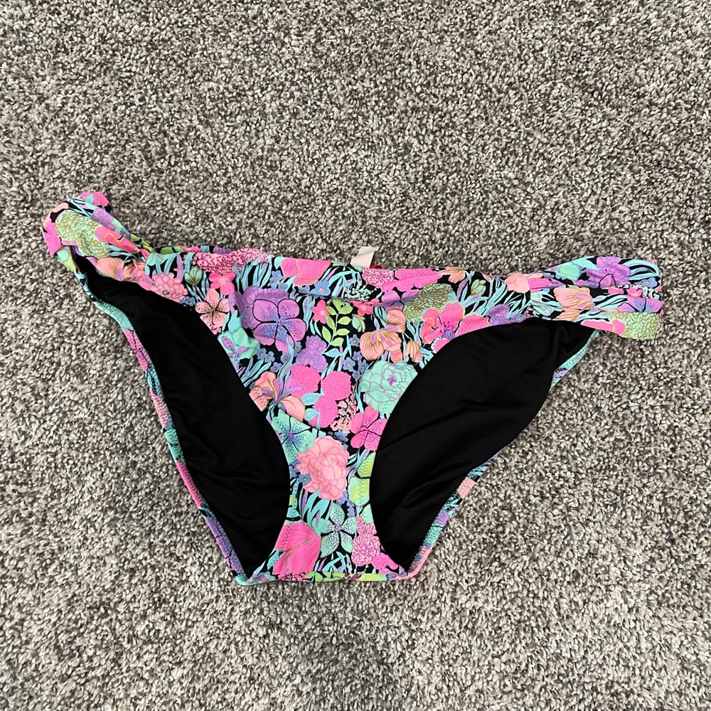 Victoria’s Secret some bottoms size large